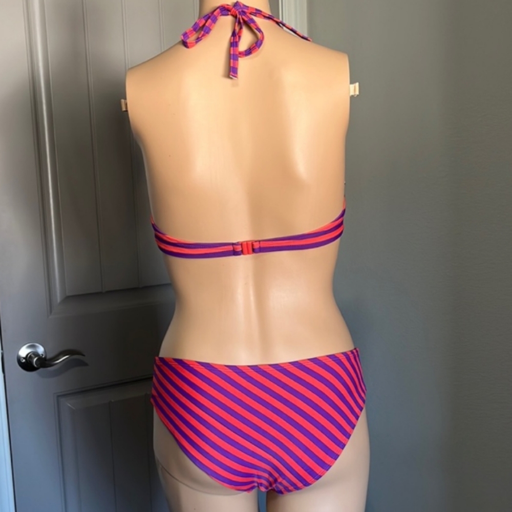 Bikini - Picture 2 of 5